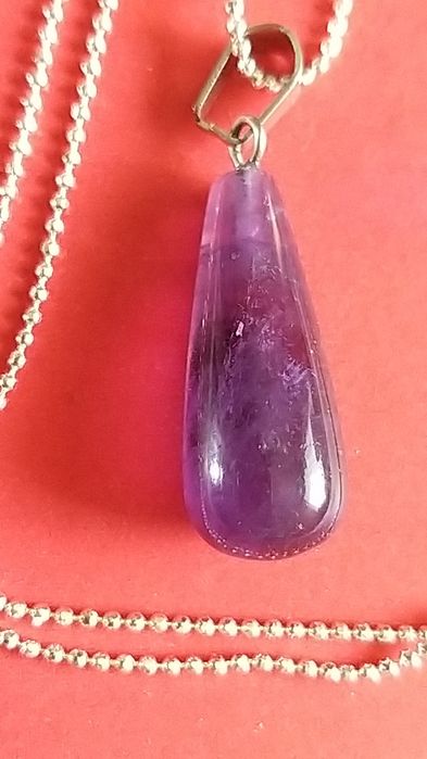 Wisiorek z ametystu.