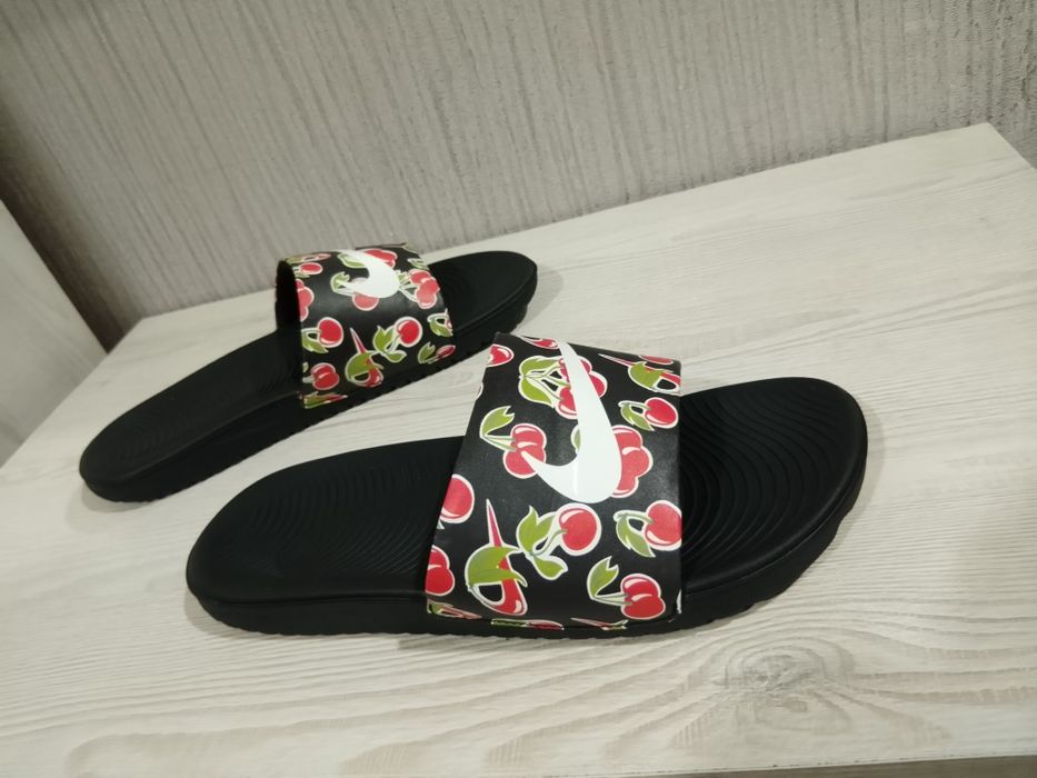 nike kawa slide se picnic cherry