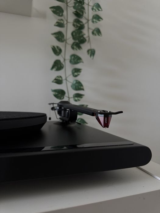 Roksan Attessa - gira discos vinil
