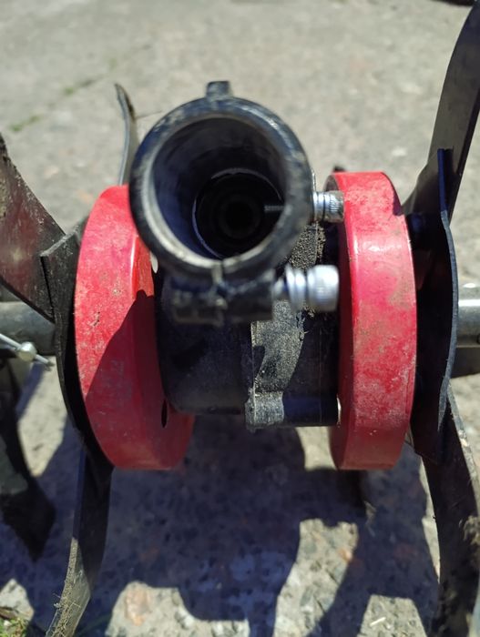 Продам культиватор для мотокоси