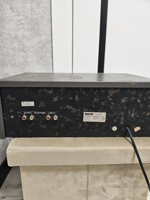 Аудіомагнітофон TEAC A-107