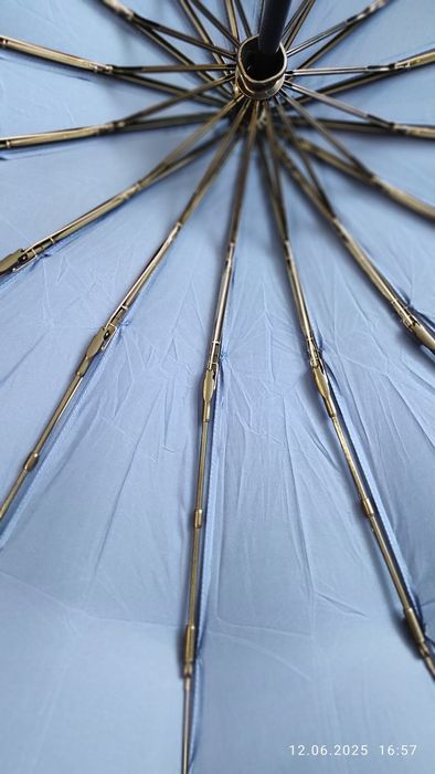 Продам зонт 16 спиц.