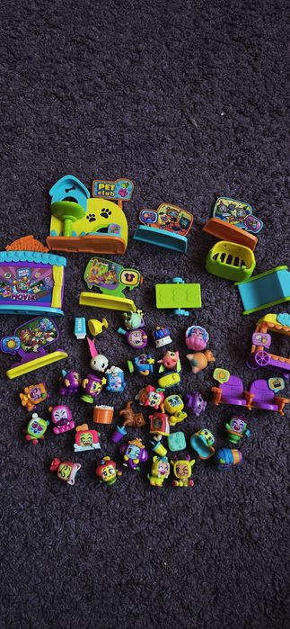 Іграшкові фігурки  Moji pops