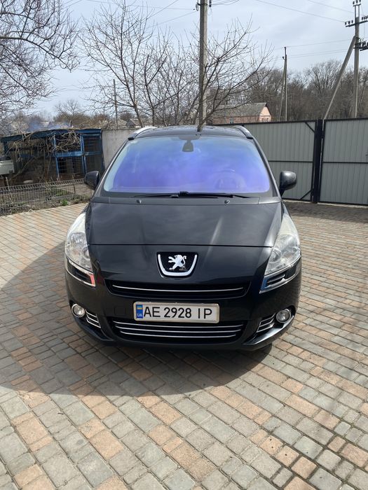 Peugeot 5008 2012рік