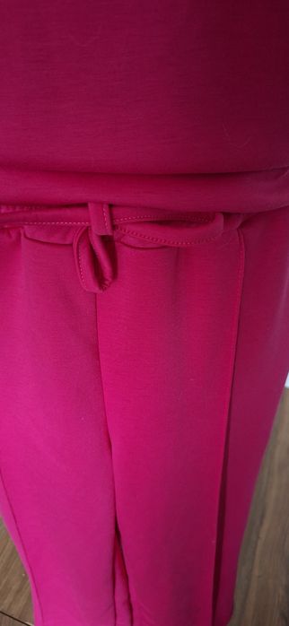 Komplet damski: spodnie i bluza- nowy