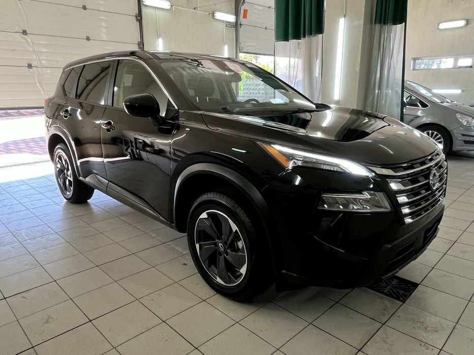 Nissan Rogue SV awd 2025p гарний стан авто