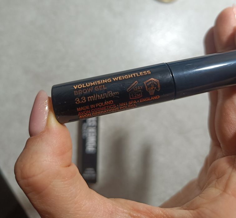 Liner i żel do brwi nadający objętość Avon
