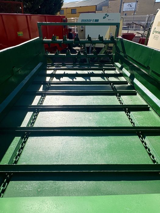 reboque espalhador de estrume