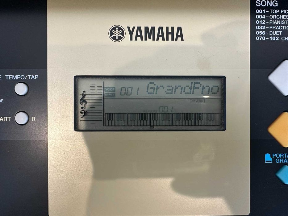 Yamaha YPT-220 Teclado