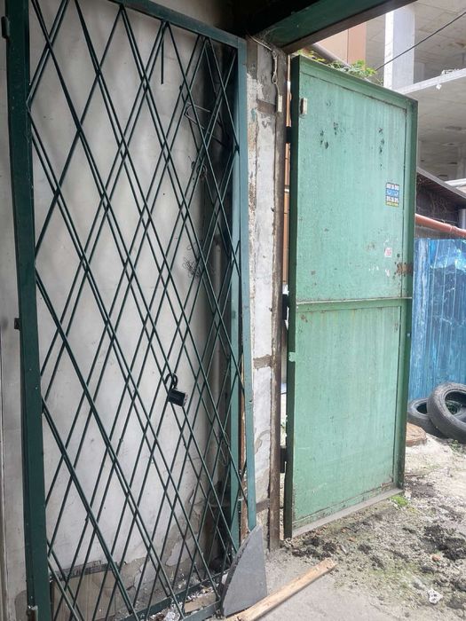 Металеві двері- решітка