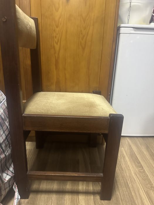 Cadeiras de madeira macica como novas