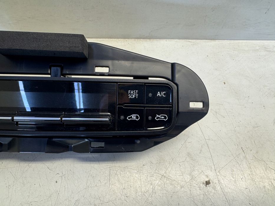 toyota auris ii hb panel klimatyzacji 55468-02030