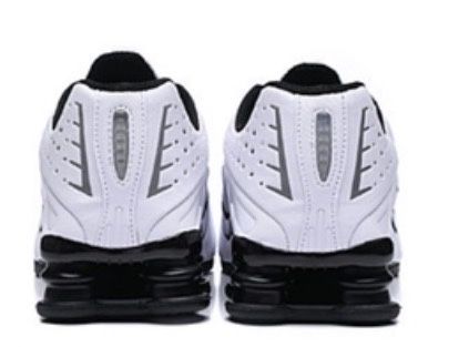 Nike shox  r4 brancas e pretas