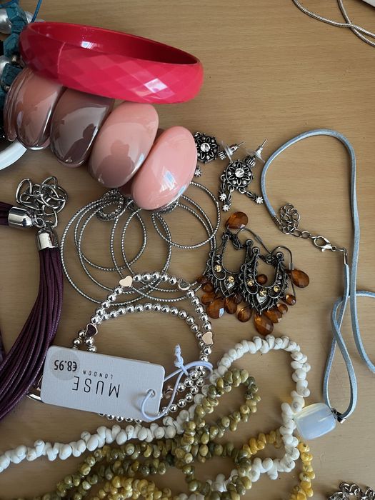 Продам лот біжутеріі