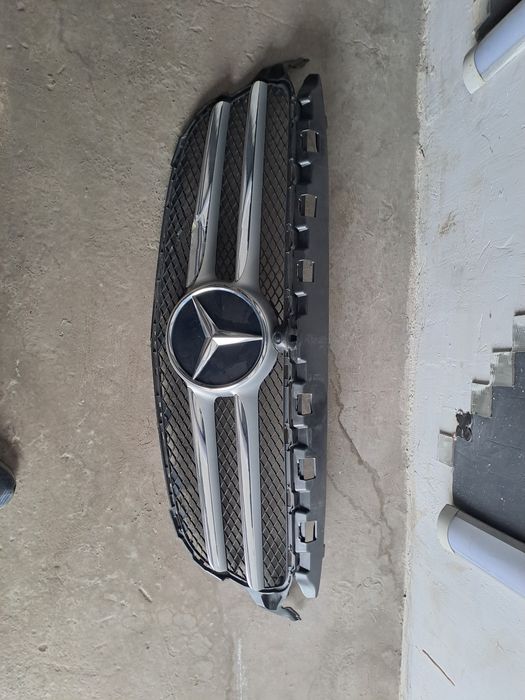 Решітка бампера мерседес w 205