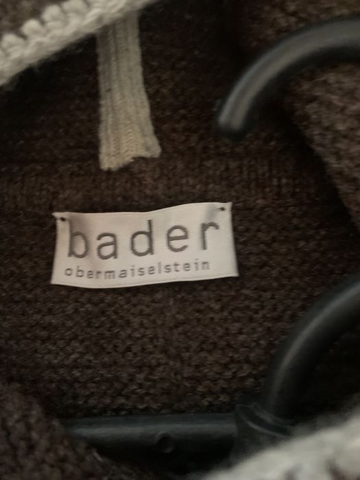 Кофта з 100% шерсті, німецького виробника, з унікальними гудзиками.