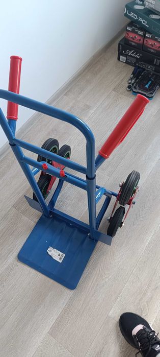 Sprzedam wózek do dostaw i transportu.