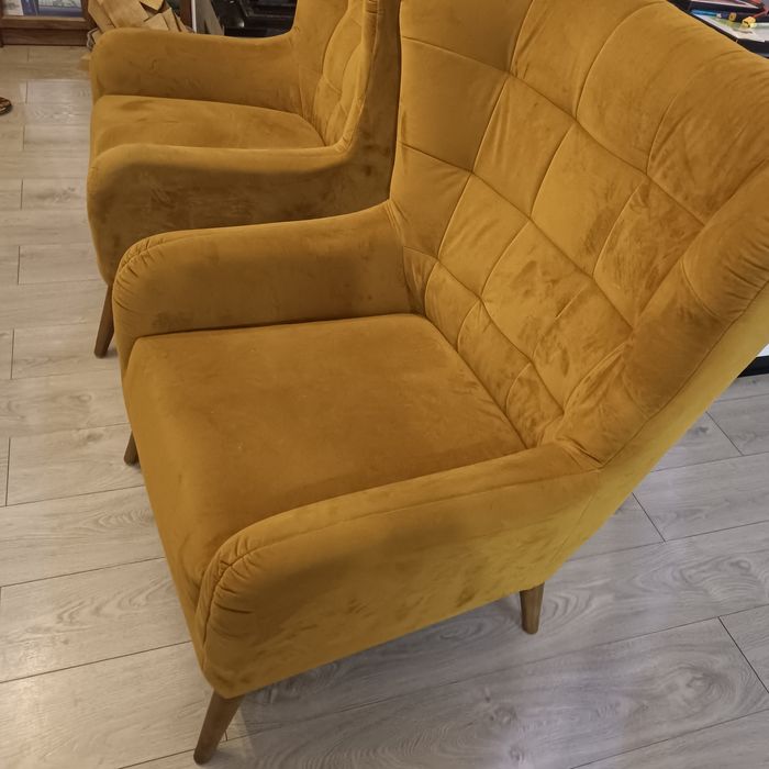 Fotel musztardowy, żółty albo złoty. BRW Casey