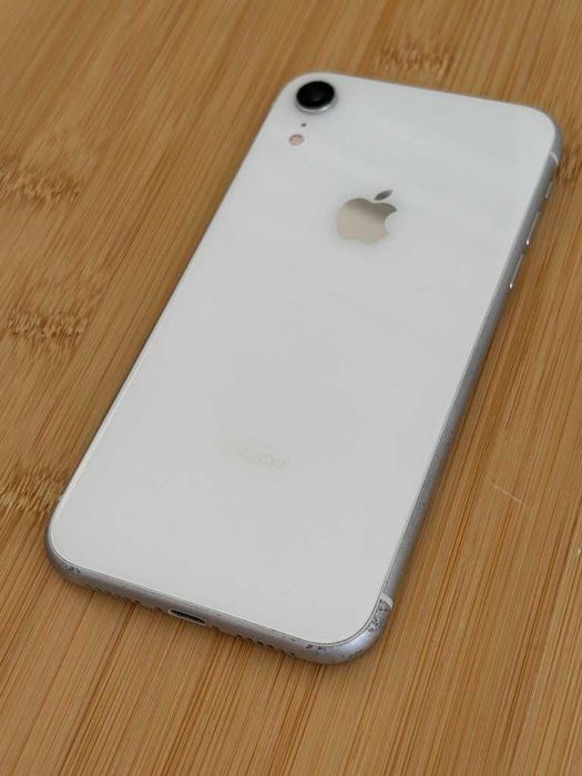 iPhone XR branco de 64 GB com 3 carregadores (EUA + UE + indução) 80% (US charger included)