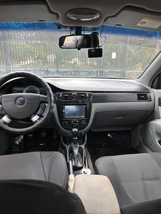 Продам шивроле лачеті 1.8