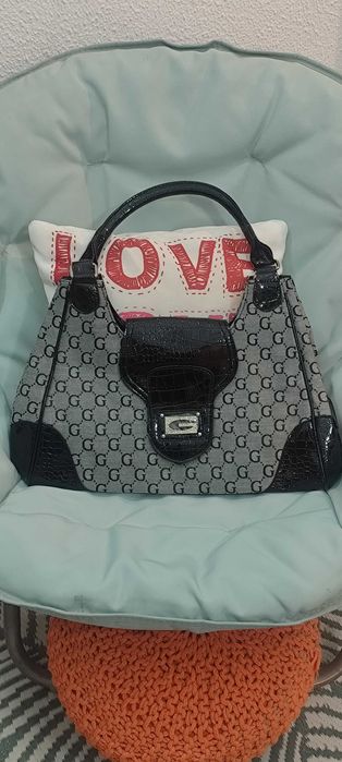 Mala de senhora Gucci