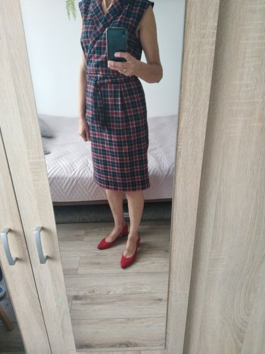 Sukienka w kratkę z paskiem MOHITO 38