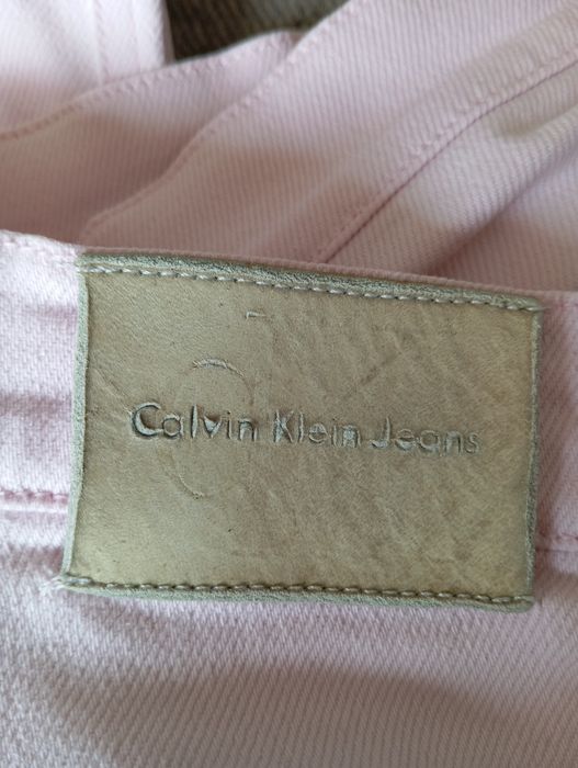 Różowe dżinsy Calvin Klein r. 40-42