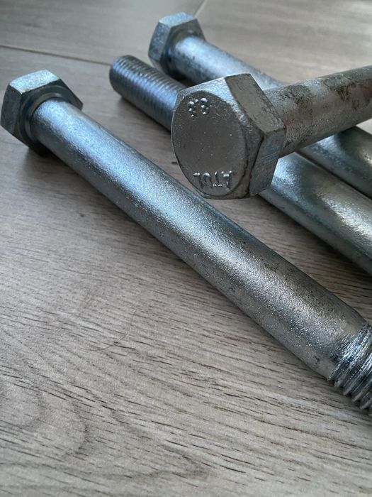 Sruba M20x240 utwardzana ocynk 8.8