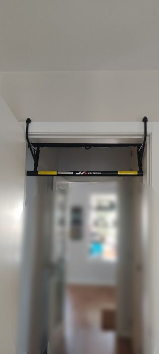 Barra de elevações para porta