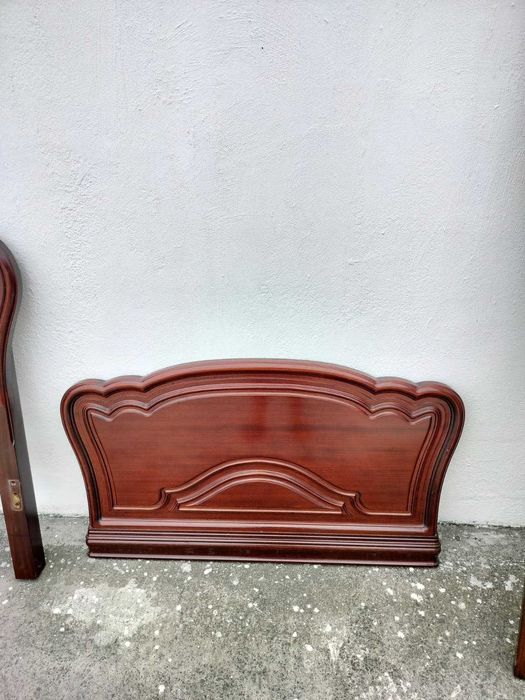 Cama de Solteiro + Colchão + Mesa de Cabeceira