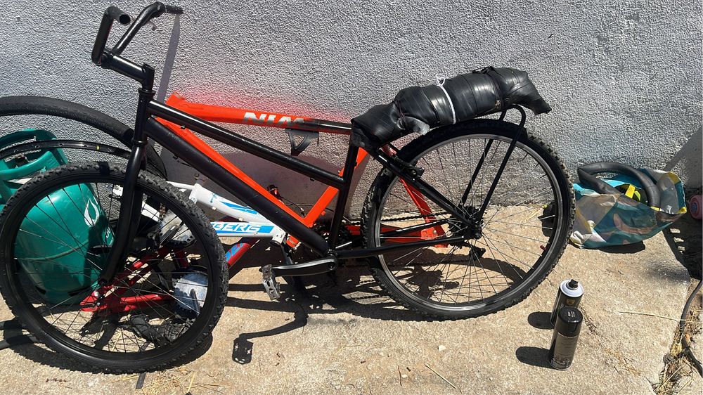 vendo bicicleta montadinha , suspensao RST