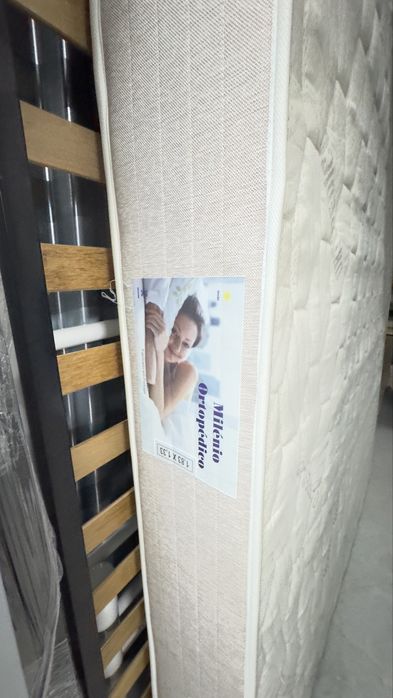 Cama de Casal com Estrado e Colchão Ortopédico
