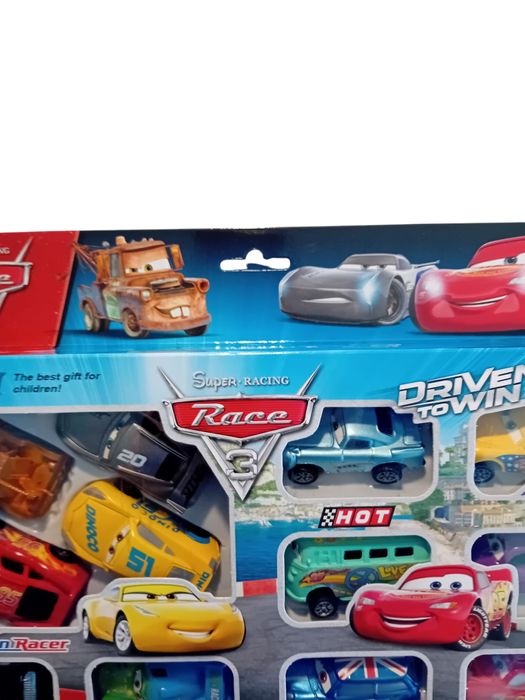 Zestaw 12 autek "AUTA" Zygzak McQueen