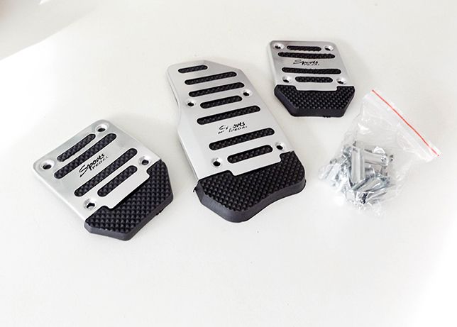 Capas pedais BMW e outras marcas antiderrapantes