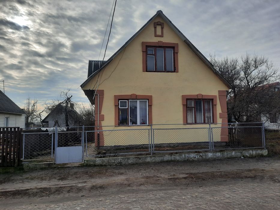 Продам будинок з ділянкою м. Березне