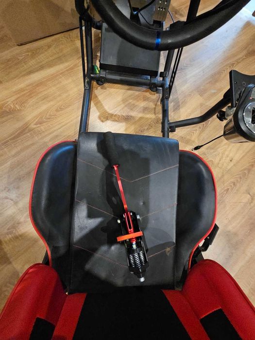 Zestaw SIMRACING PRO – Thrustmaster + Shifter + Kokpit + Fotel Huzaro