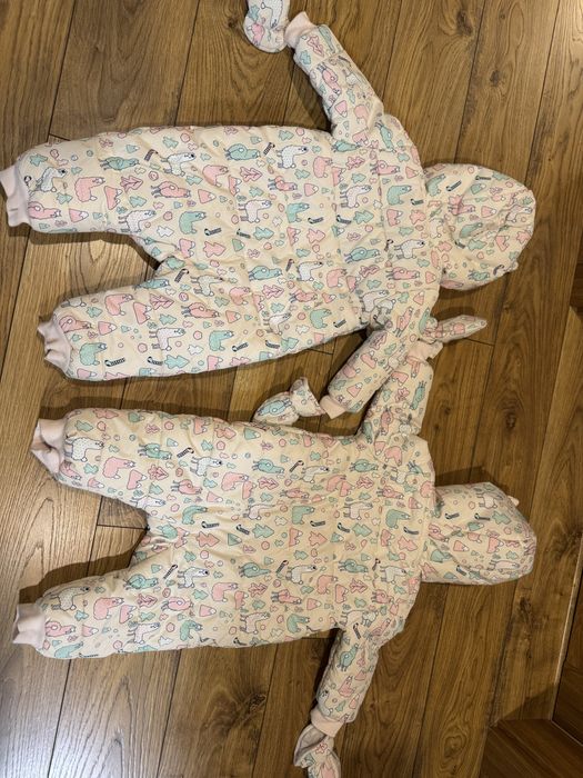 Kombinezony zimowe dla bliźniaczek rozm. 74