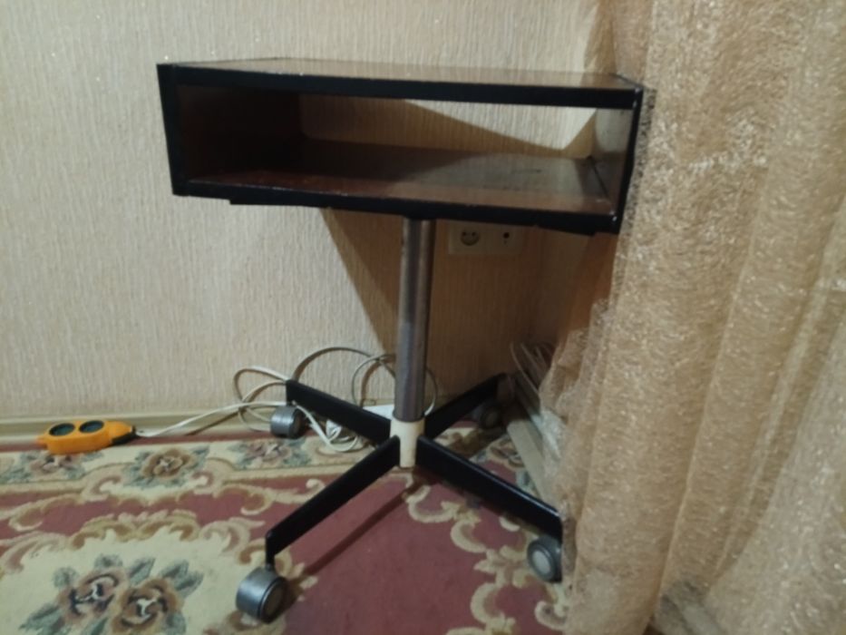 Тумба під телевізор.