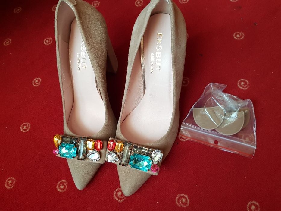 Eleganckie czółenka z piękną ozdobą, Eksbut, 36