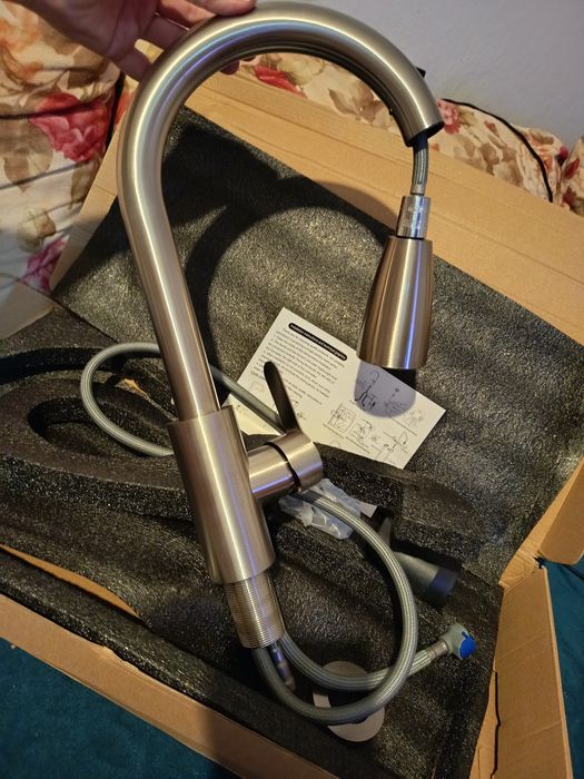 Kran z qysuwaną wylewką