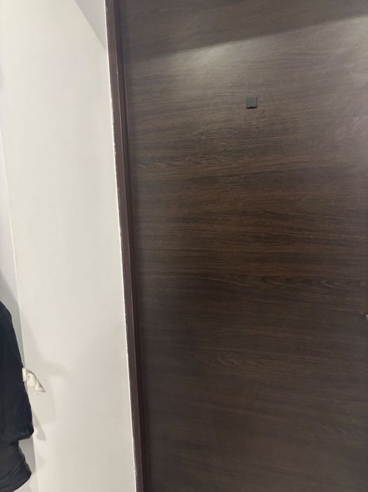 Продам двері вхідні