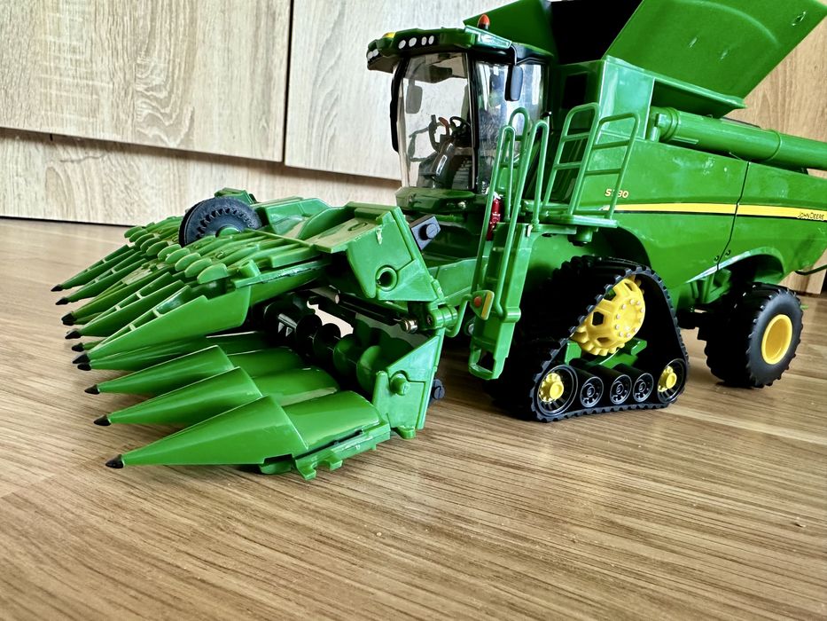 Коллекционный Комбайн John Deere S780 1:32 (Siku; Tomy Britains; ERTL)
