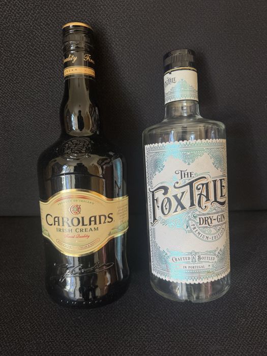 Carolans + FosxTale : garrafas vazias