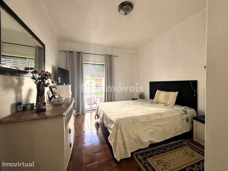 Apartamento T3 c/ Garagem, Sotão e Terraço no Entroncamento