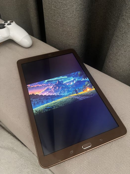 планшет Samsung Galaxy Tab E T561