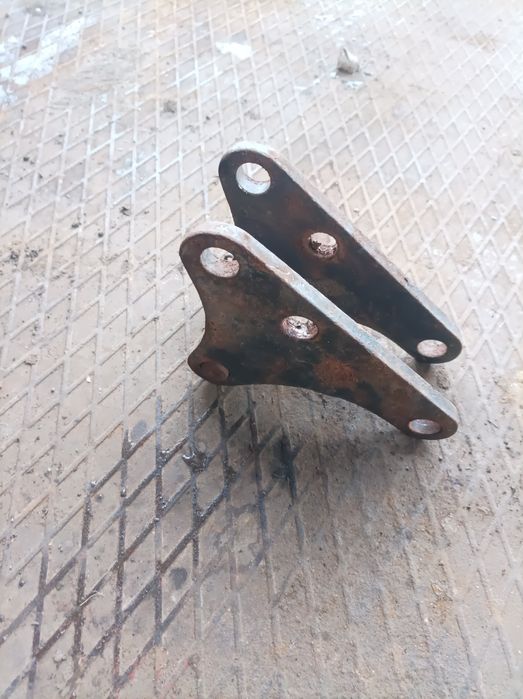 Сережка довантажувача центральної тяги ЮМЗ 40-4605104