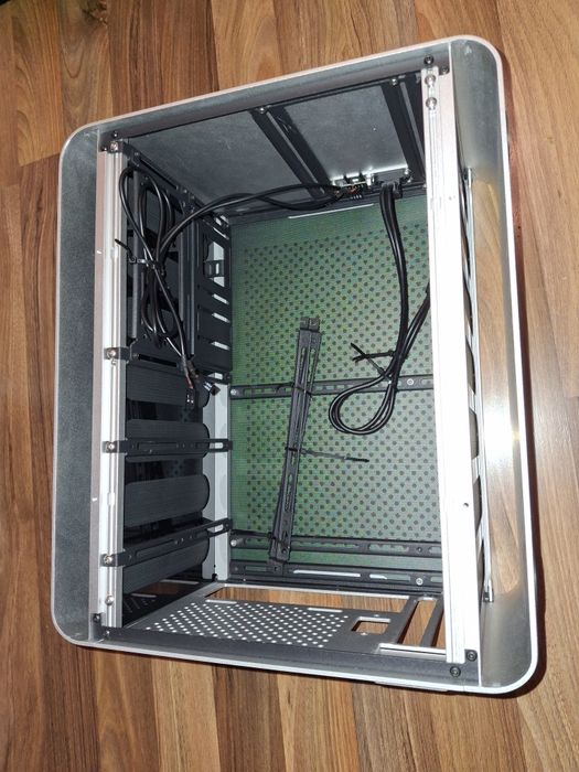 Корпус Streacom DA2