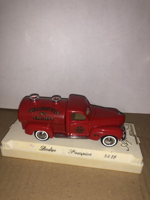 Miniatura Dodge da Solido 1:43