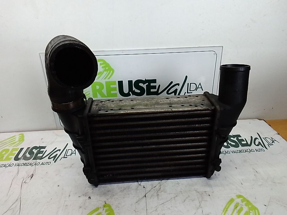 Radiador do intercooler VOLKSWAGEN Passat (3B2)