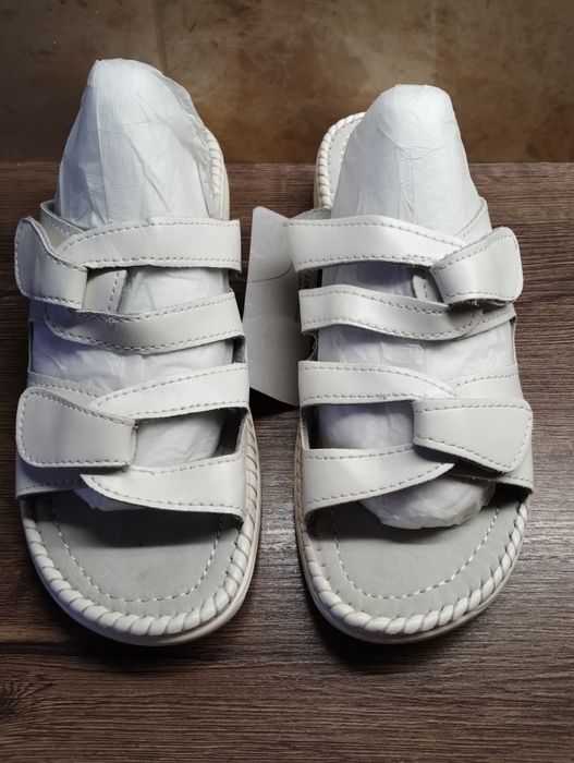 Женские шлёпанцы